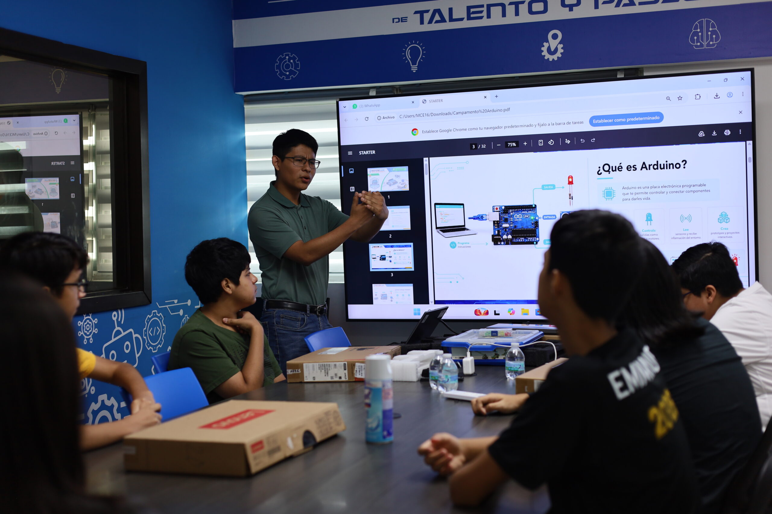 Sesión de robótica en la sucursal Apodaca de MachineCare Education